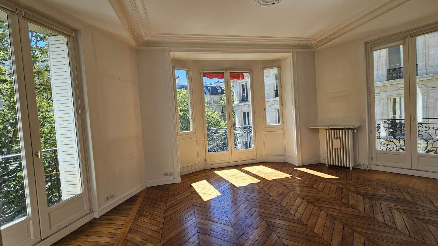 Appartement 4 pièces 84 m² · à Paris 16ème Arrondissement · 83,6 m² · 3 130 €/mois