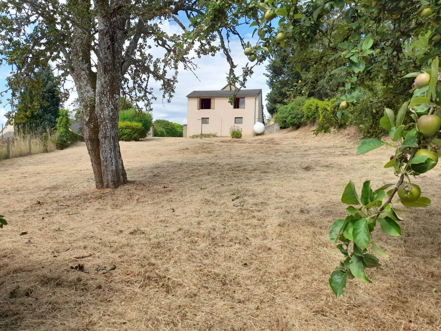 Maison 8 pièces 136 m² · à Cussy-en-Morvan · 136 m² · 154 000 €