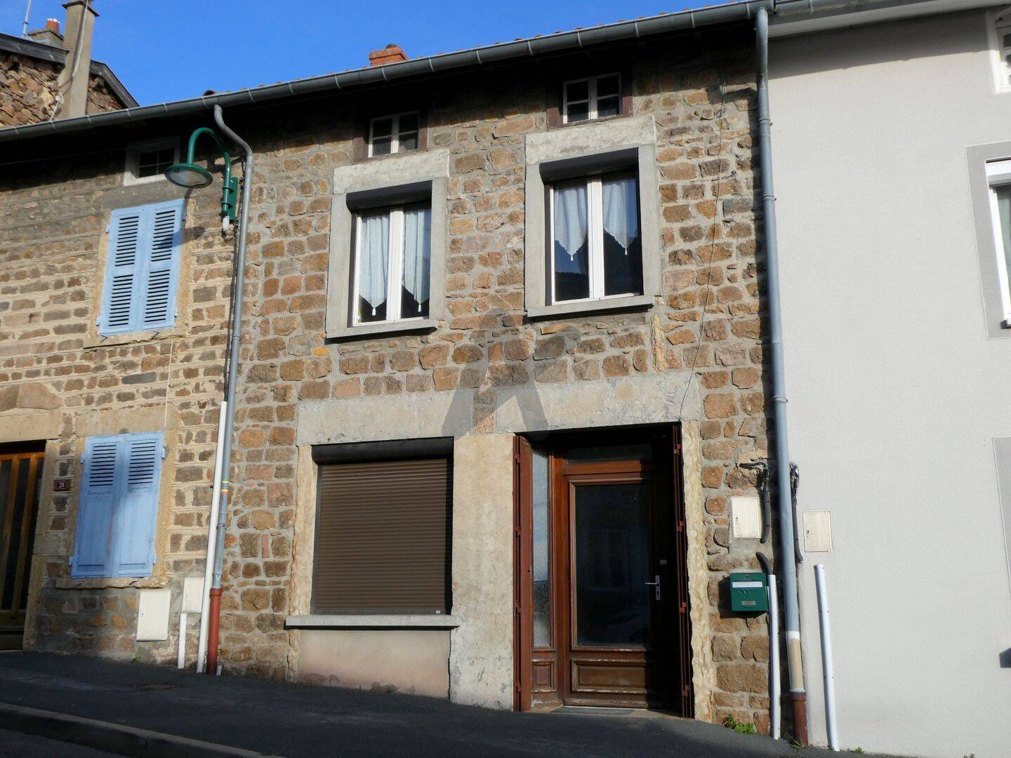 Maison 6 pièces 108 m² · à Saint-Laurent-de-Chamousset · 108 m² · 155 000 €