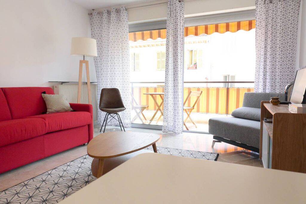 Appartement 1 pièce 27 m² · à Cannes · 26,8 m² · 654 €