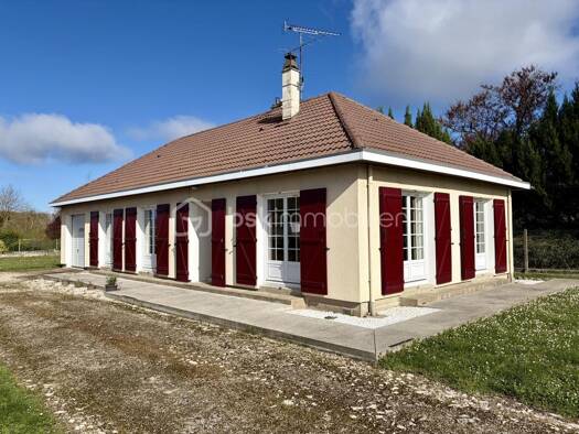 Maison de plain-pied à vendre 210 000 € 4 pièces 3 chambres 97 m² 1 069 m² de terrain Meung-sur-Loire 45130