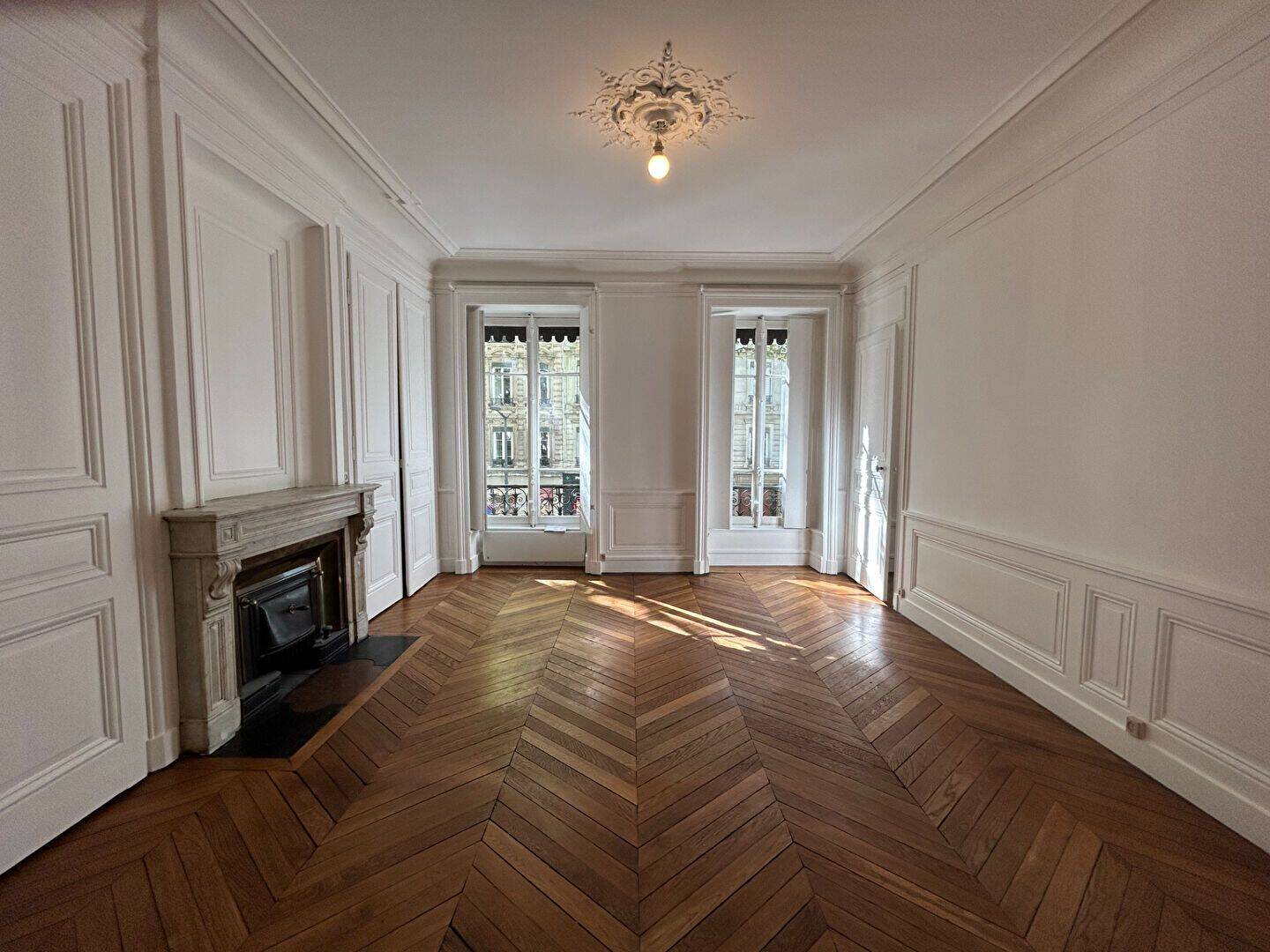 Appartement 3 pièces 89 m² · à Lyon 6ème Arrondissement · 88,5 m² · 1 335 €/mois