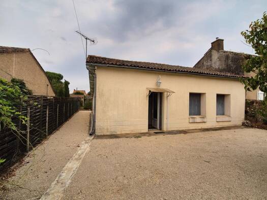 Maison à vendre 97 000 € 3 pièces 2 chambres 65 m² 402 m² de terrain Ceaux-en-Couhé 86700