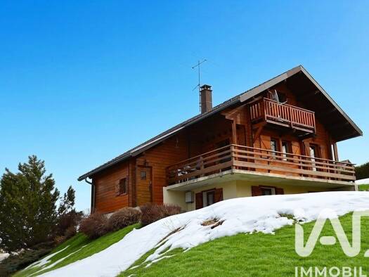 Chalet à vendre 495 000 € 7 pièces 4 chambres 135 m² 653 m² de terrain Prémanon 39220