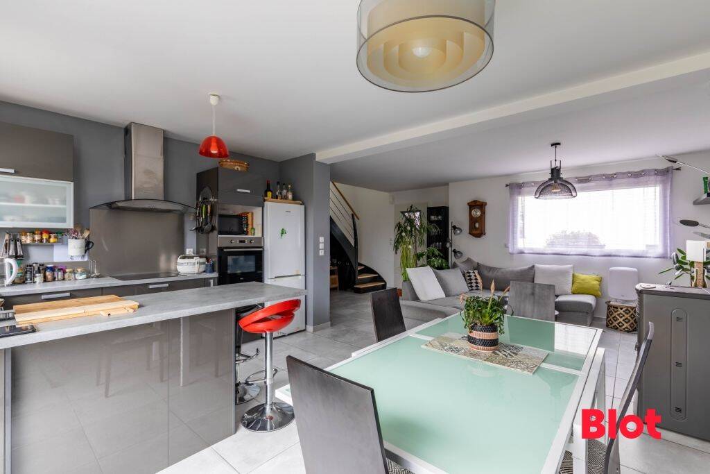 Maison 5 pièces 103 m² · à Montauban-de-Bretagne · 103,2 m² · 285 900 €