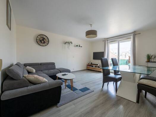 Appartement à vendre 279 800 € 3 pièces 2 chambres 61,1 m² Étage 3/4 Varenne-Centre-Rive Charmante Noisy-le-Grand 93160