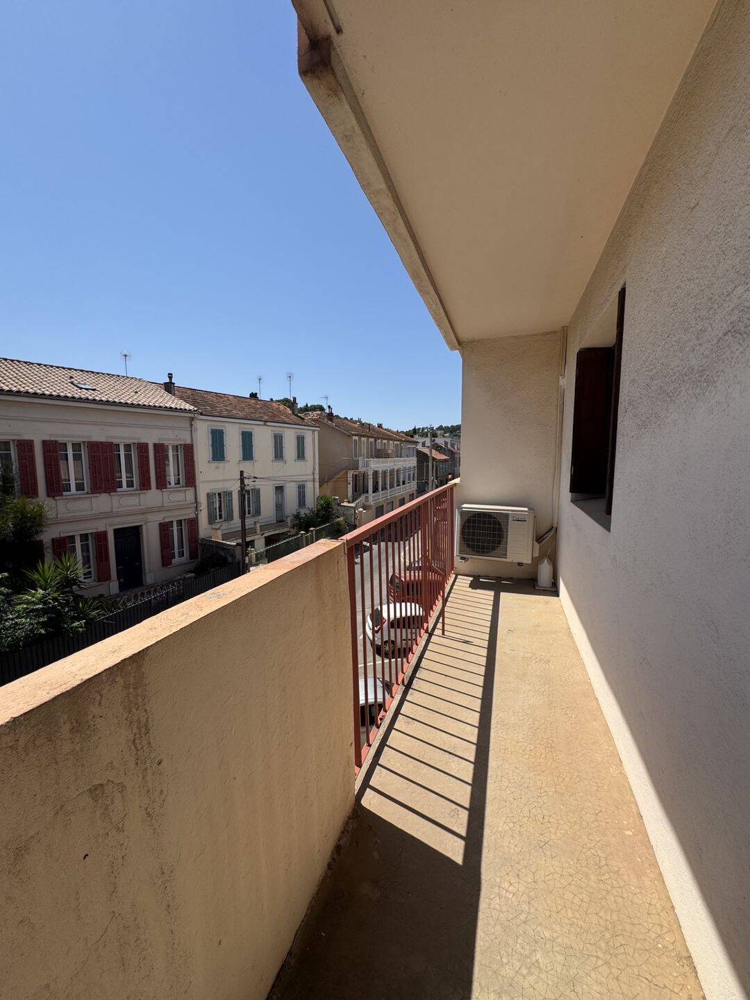 Appartement 3 pièces 67 m² · à La Seyne-sur-Mer · 66,9 m² · 120 000 €