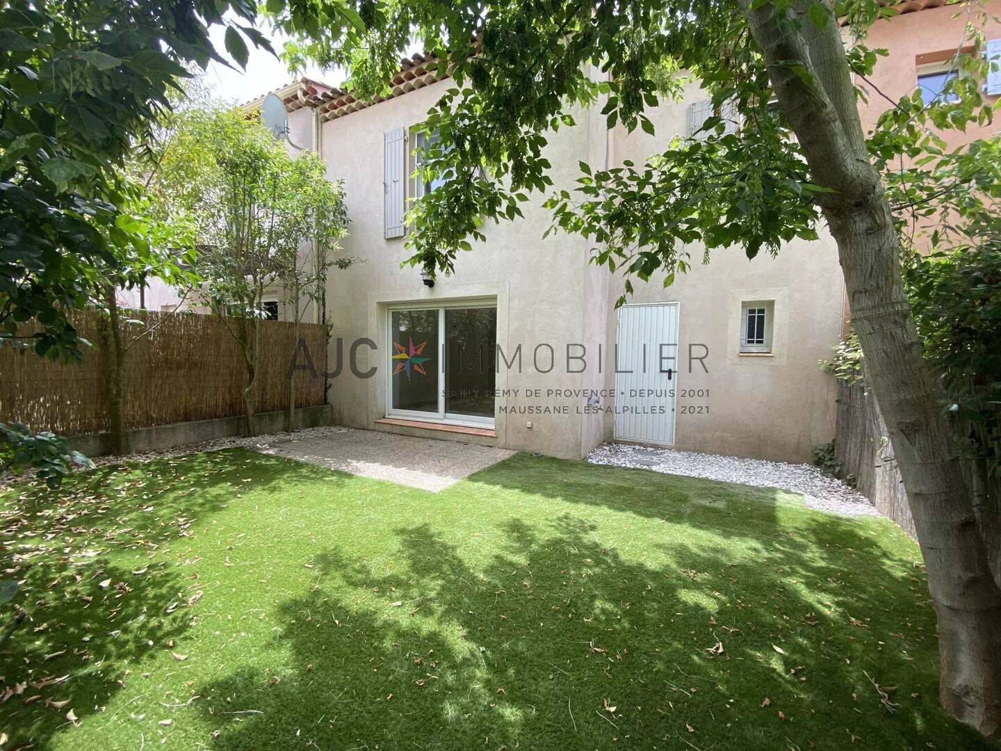Maison 4 pièces 84 m² · à Saint-Rémy-de-Provence · 84 m² · 1 338 €/mois