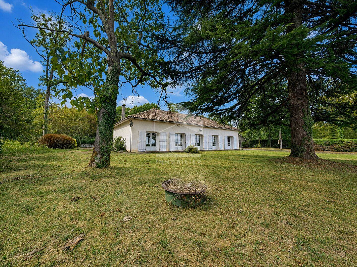 Maison 6 pièces 156 m² · à Dirac · 156 m² · 189 900 €