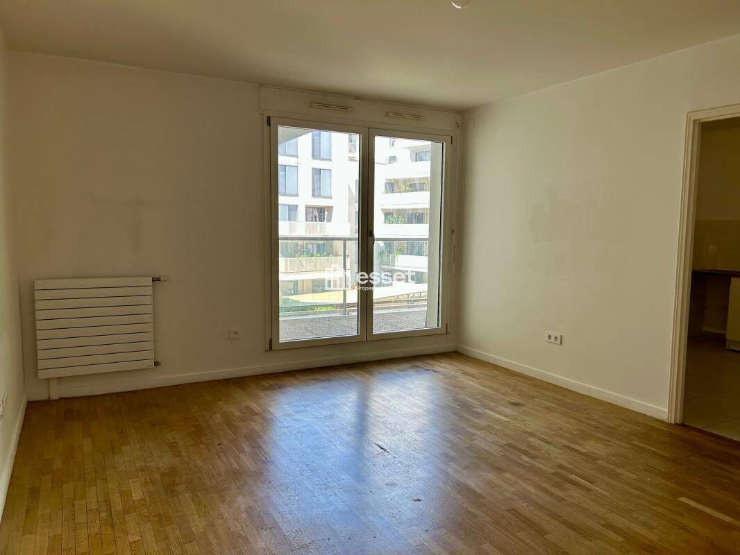 Appartement 3 pièces 58 m² · à Paris 14ème Arrondissement · 58,3 m² · 1 922 €/mois
