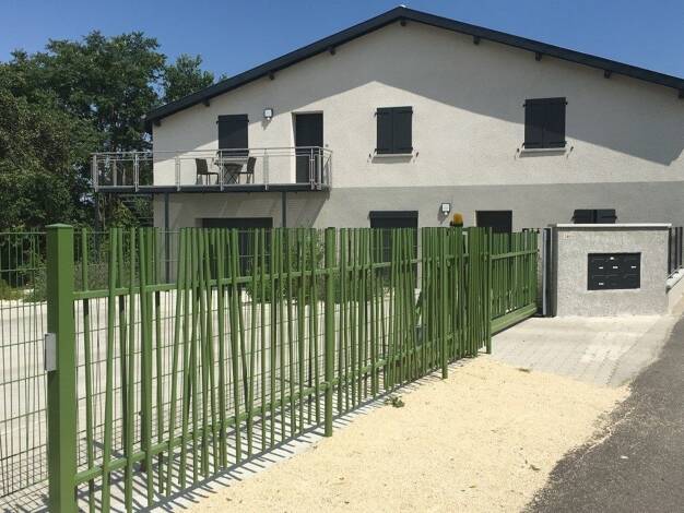 Appartement à louer 1 160 € 4 pièces 3 chambres 93,4 m² Étage 1/1 Chonas-l'Amballan 38121