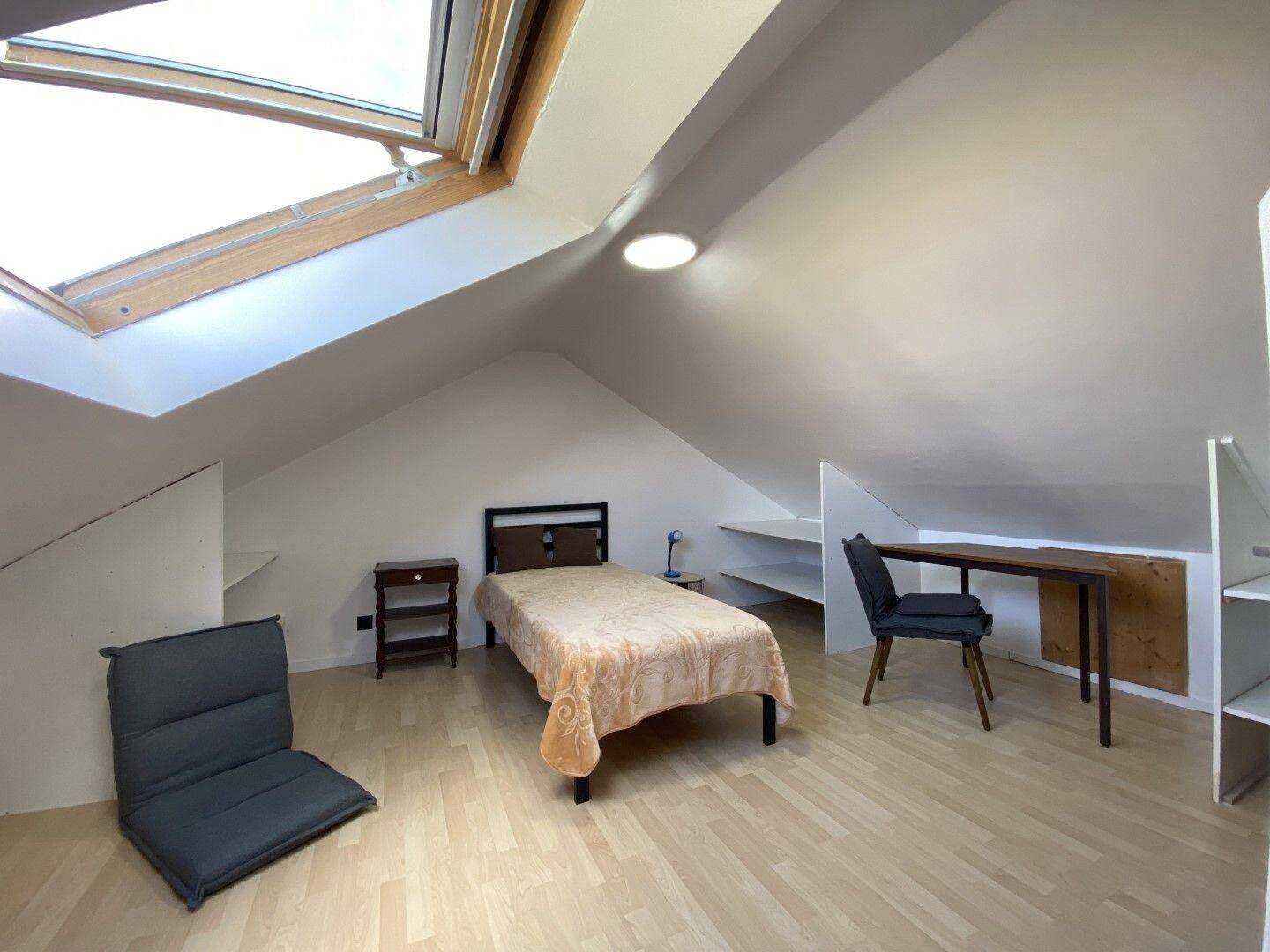 1 pièce 13 m² · à Stains · 13 m² · 650 €