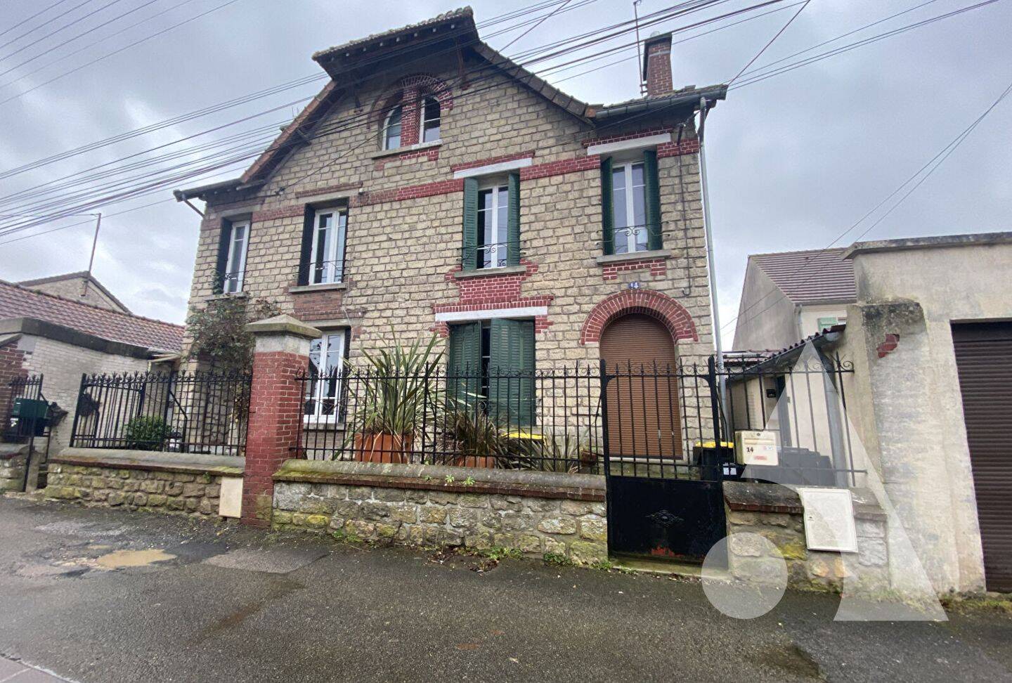 Maison 12 pièces 185 m² · à Crépy-en-Valois · 185 m² · 609 000 €