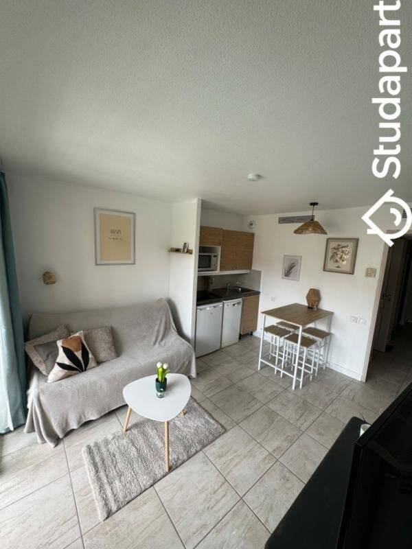 Appartement 1 pièce 27 m² · à Cannes · 27 m² · 810 €