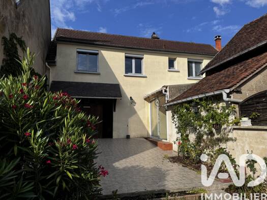 Maison de ville à vendre 215 000 € 4 pièces 3 chambres 121 m² 504 m² de terrain Marissel Beauvais 60000