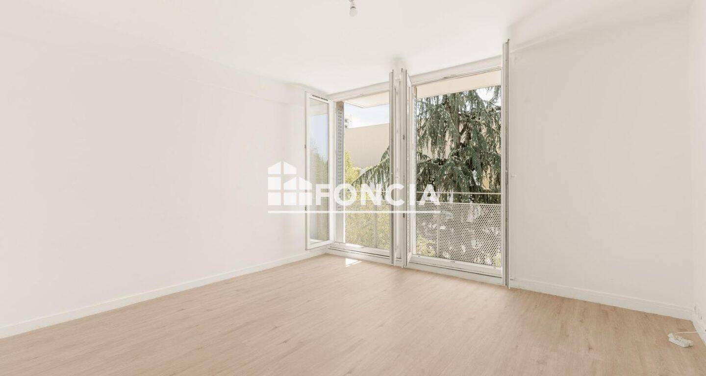 Appartement 3 pièces 60 m² · à Saint-Priest · 60 m² · 140 000 €