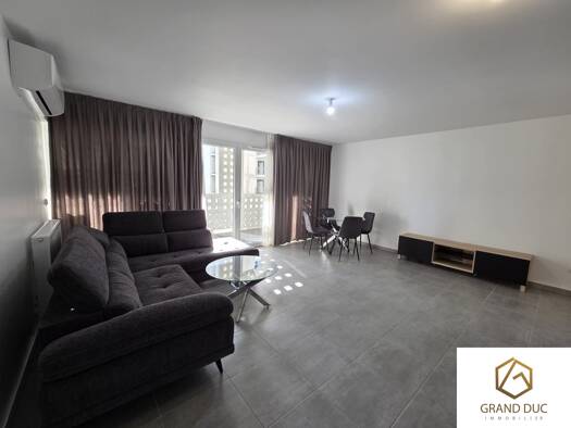 Appartement à vendre 321 000 € 3 pièces 2 chambres 66 m² 6ème étage Marseille 2ème arrondissement 13002