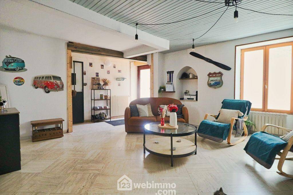 Maison 5 pièces 124 m² · à Valence-en-Poitou · 124 m² · 89 900 €