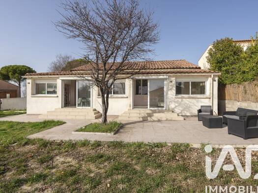 Maison de plain-pied à vendre 460 000 € 5 pièces 3 chambres 137 m² 579 m² de terrain Gramenieres La Fare-les-Oliviers 13580