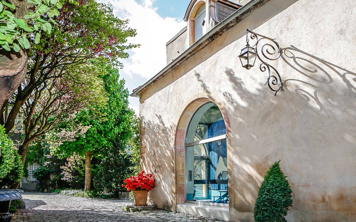 Maison 15 pièces 380 m² · à Dijon · 380 m² · 1 850 000 €