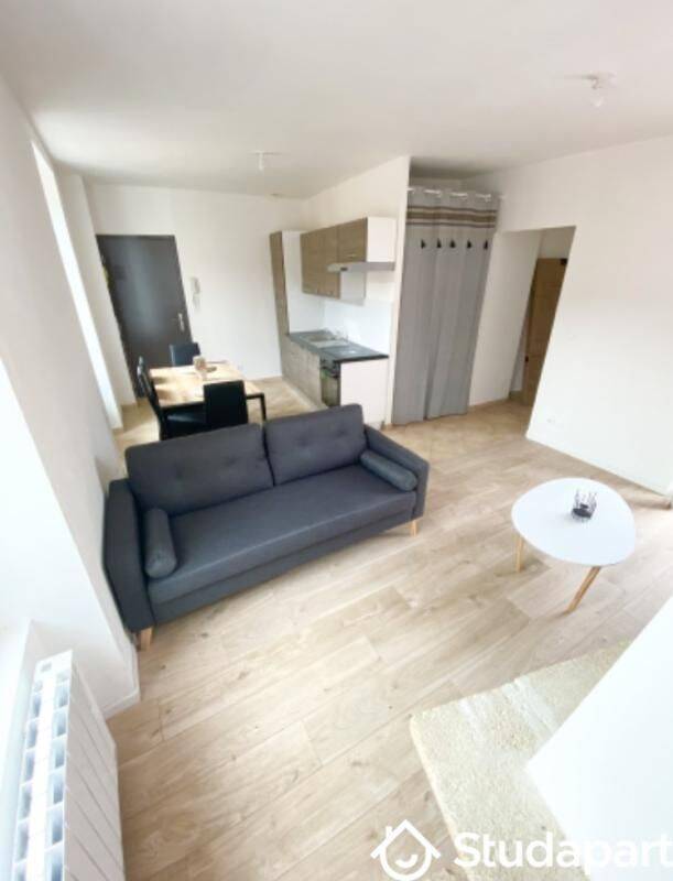 1 pièce 15 m² · à Givors · 15 m² · 600 €