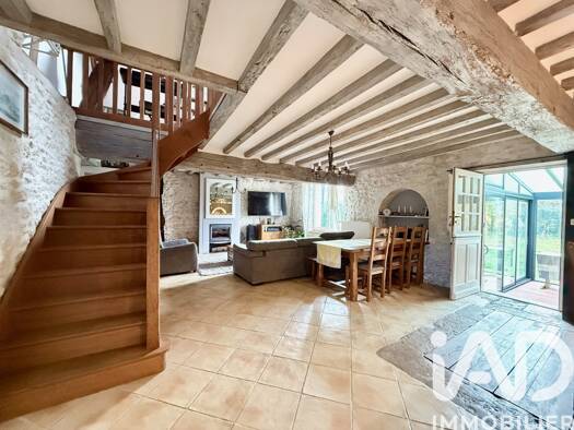 Maison à vendre 279 500 € 5 pièces 3 chambres 160 m² 2 302 m² de terrain Gémigny 45310