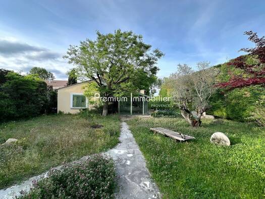 Maison à vendre 600 000 € 6 pièces 5 chambres 180 m² 2 050 m² de terrain Le Puy-Sainte-Réparade 13610