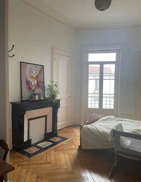 Appartement 4 pièces 110 m² · à Saint-Étienne · 110 m² · 690 €