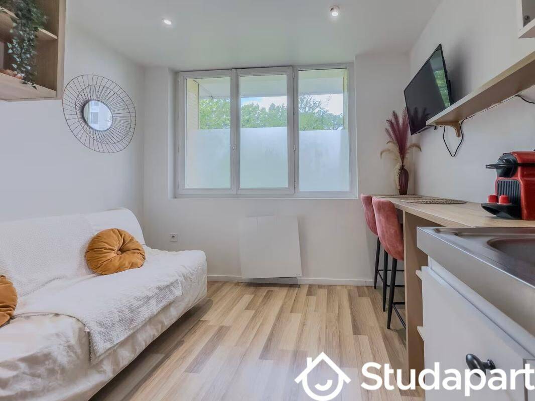 Appartement 1 pièce 12 m² · à Saint-Martin-d'Hères · 12 m² · 749 €
