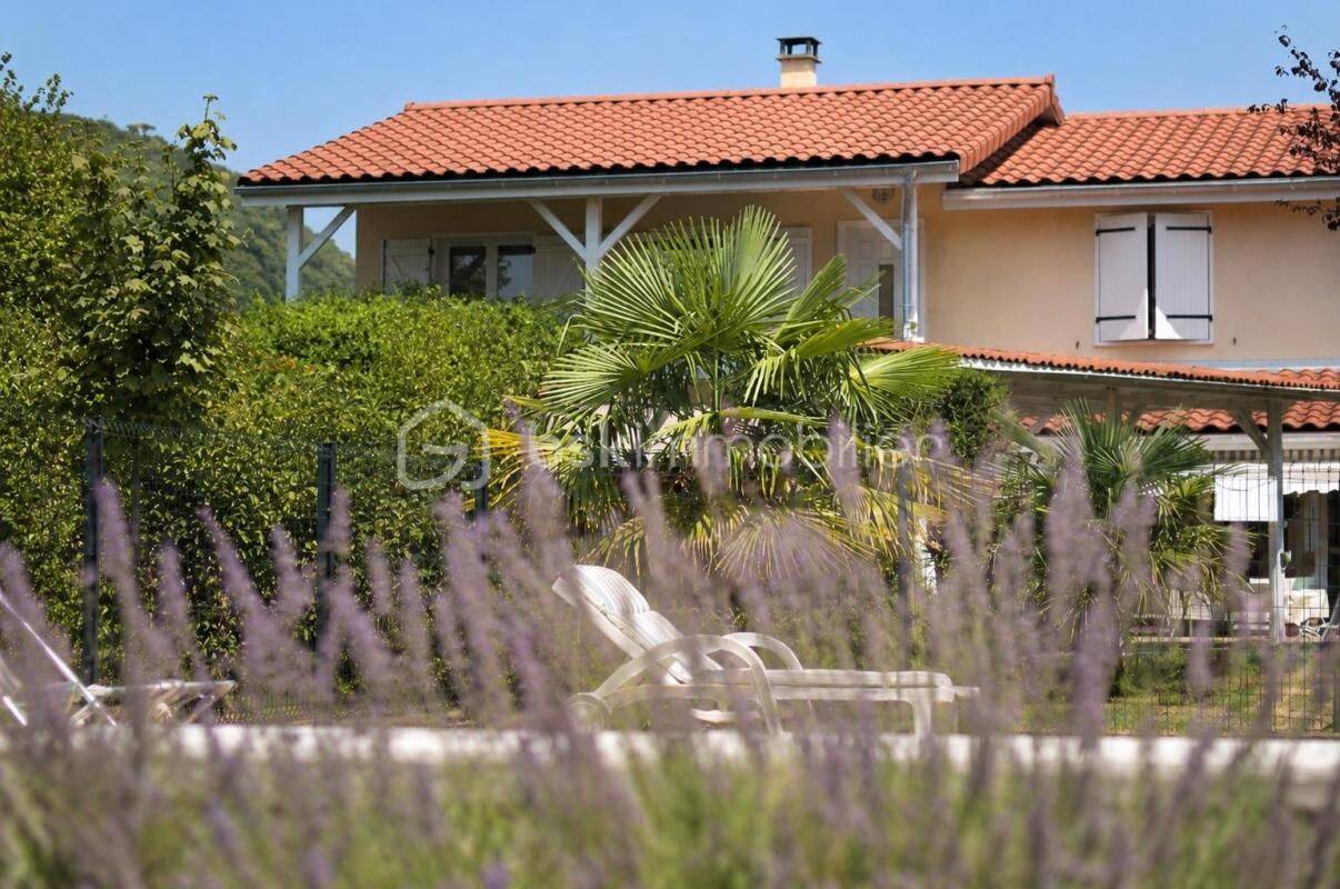 Maison 8 pièces 211 m² · à Apprieu · 211 m² · 470 000 €