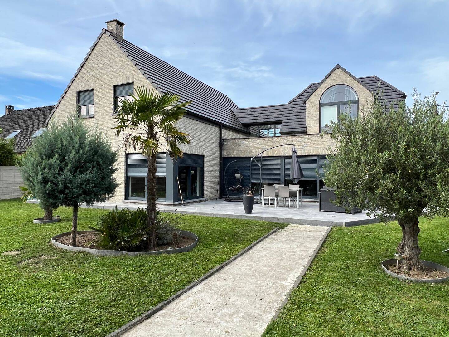 Maison 4 pièces 274 m² · à Vieux-Condé · 274 m² · 490 000 €