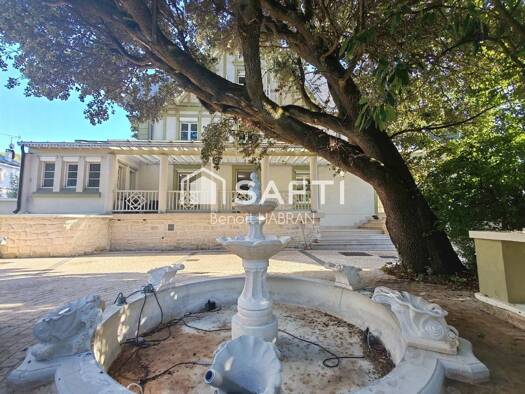 Villa à vendre 2 590 000 € 14 pièces 7 chambres 650 m² 3 412 m² de terrain Bord de Seine Bougival 78380