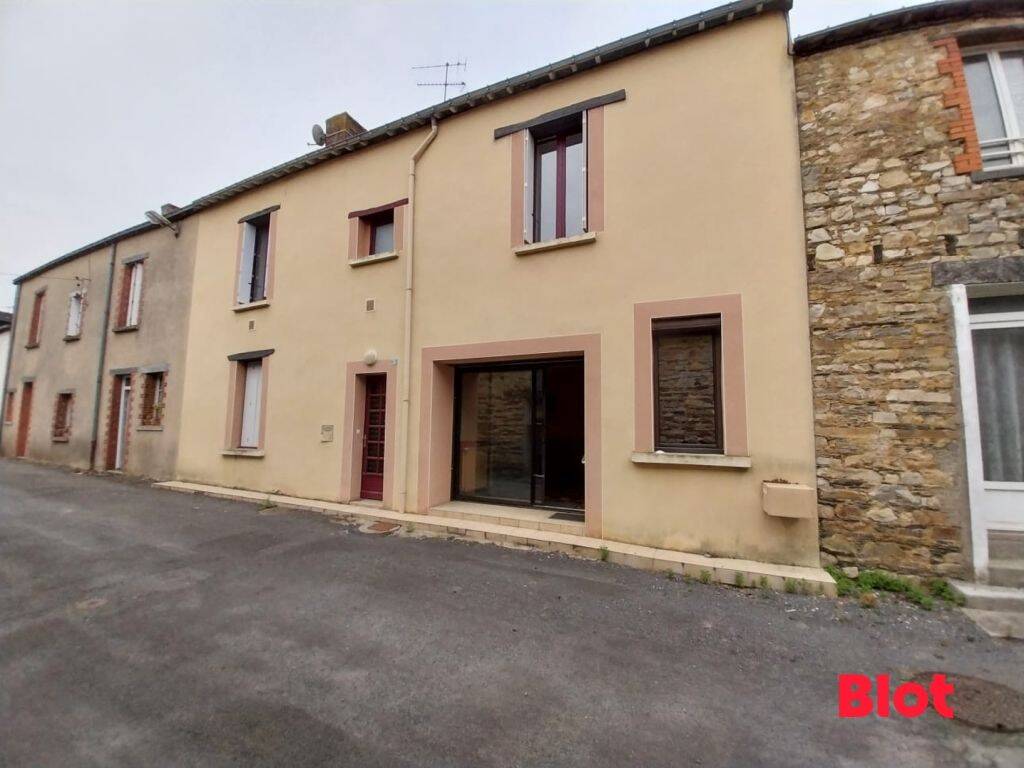 Maison 6 pièces 196 m² · à Lusanger · 196 m² · 159 900 €