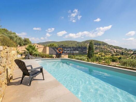 Maison à vendre 690 000 € 6 pièces 4 chambres 150 m² 2 335 m² de terrain Solliès-Ville 83210