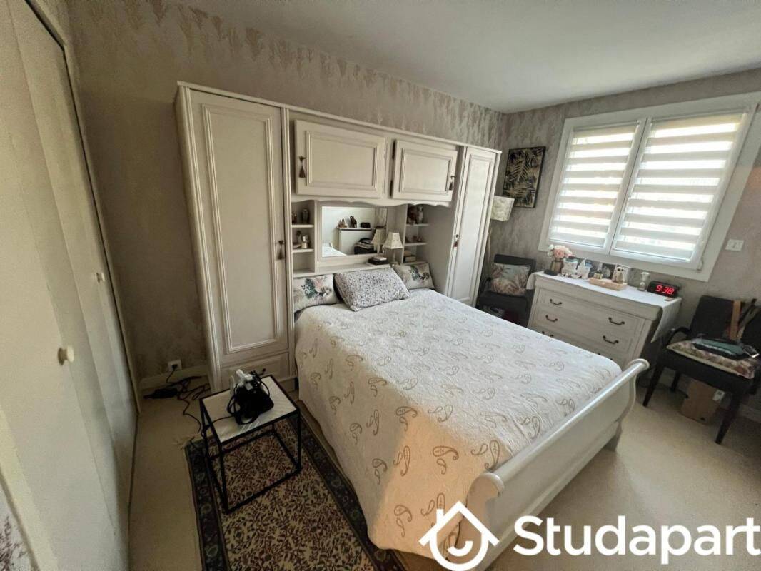 1 pièce 11 m² · à Élancourt · 11 m² · 550 €