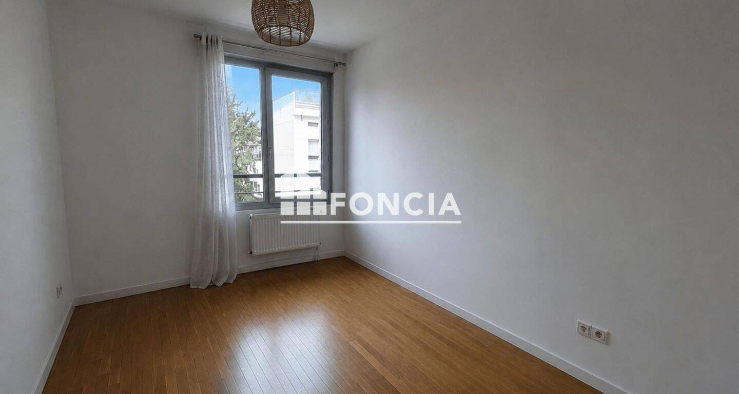 Appartement 3 pièces 74 m² · à Lyon 8ème Arrondissement · 74 m² · 1 095 €/mois