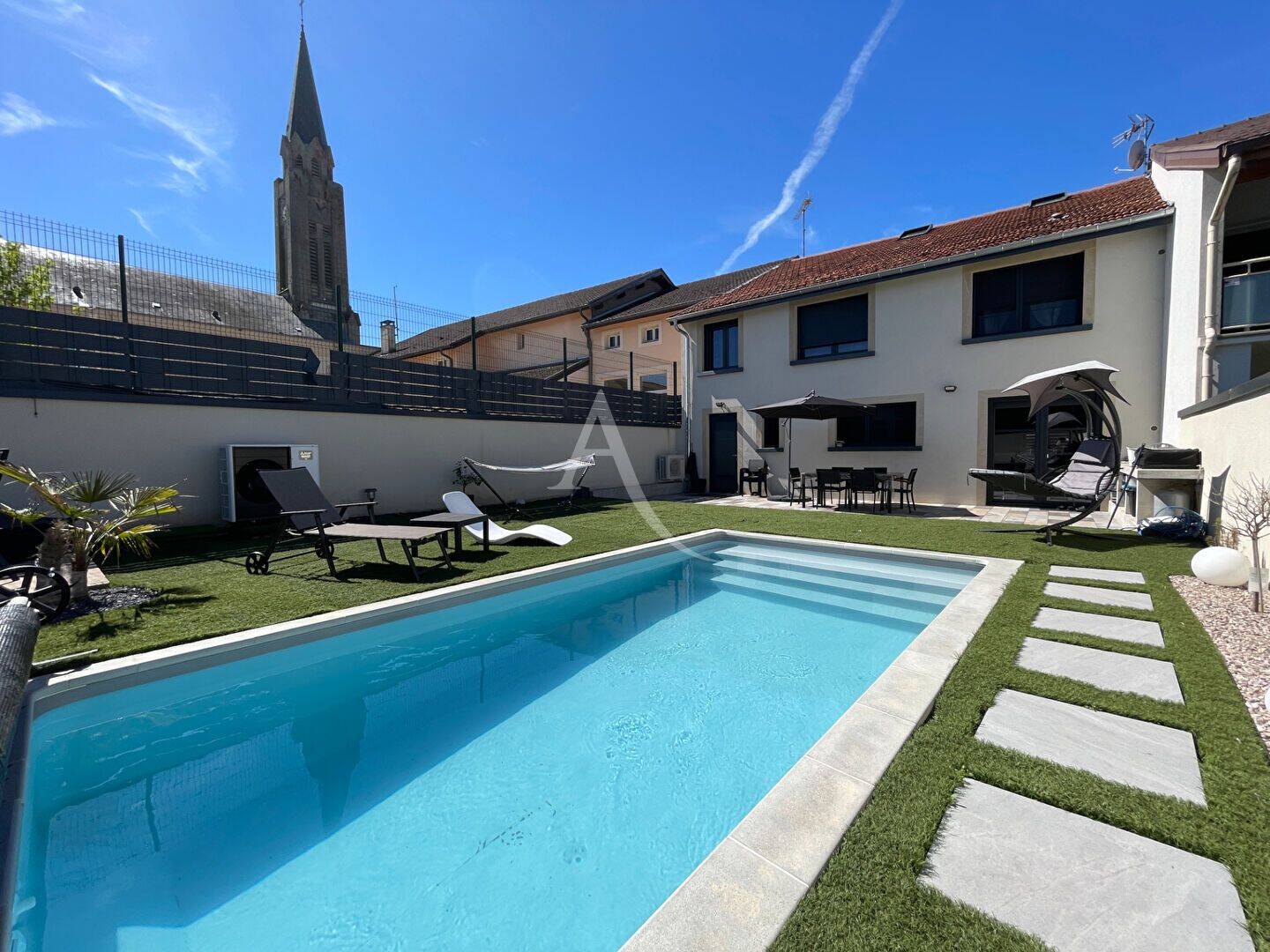 Maison 6 pièces 220 m² · à Dogneville · 220 m² · 424 000 €