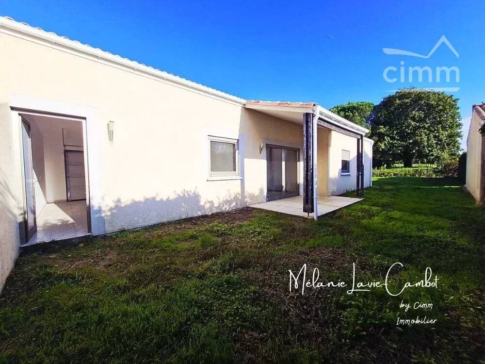 Maison 8 pièces 168 m² · à Jussas · 168 m² · 306 100 €