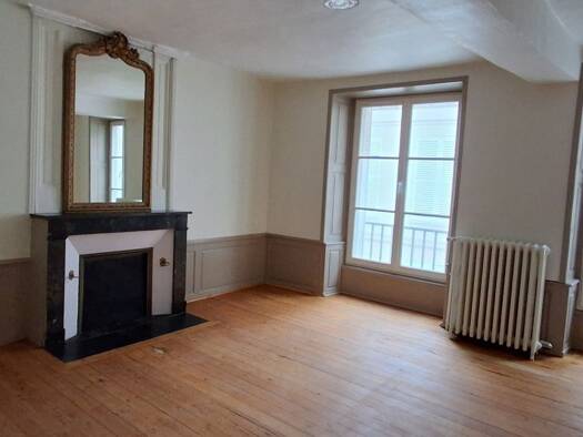 Maison de ville à vendre 142 900 € 7 pièces 4 chambres 137 m² 112 m² de terrain Plateau Laon 02000