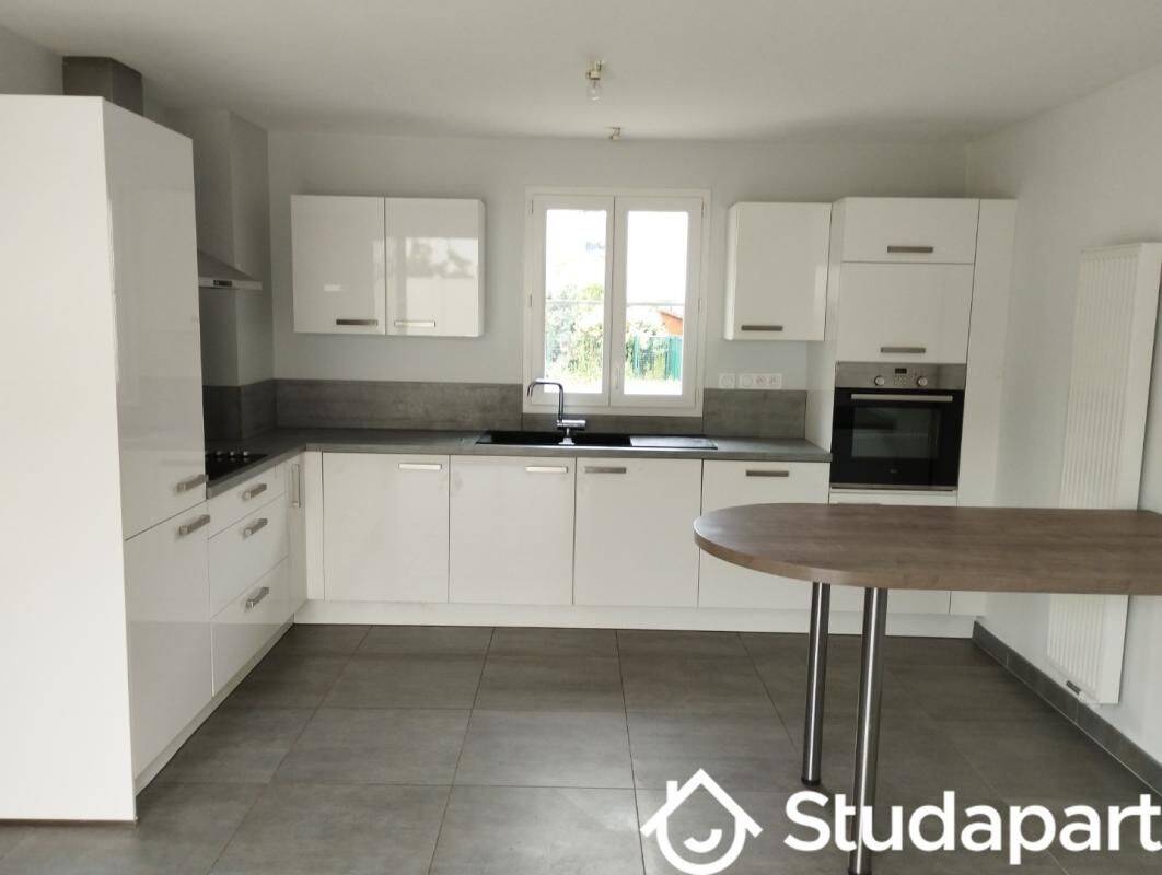 Maison 4 pièces 90 m² · à Saint-Denis-en-Val · 90 m² · 1 060 €