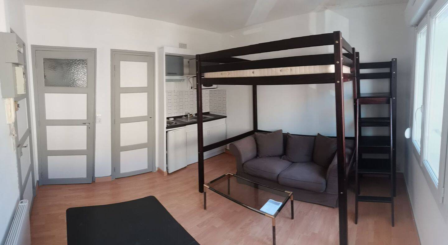 Appartement 1 pièce 15 m² · à Amiens · 15,4 m² · 390 €
