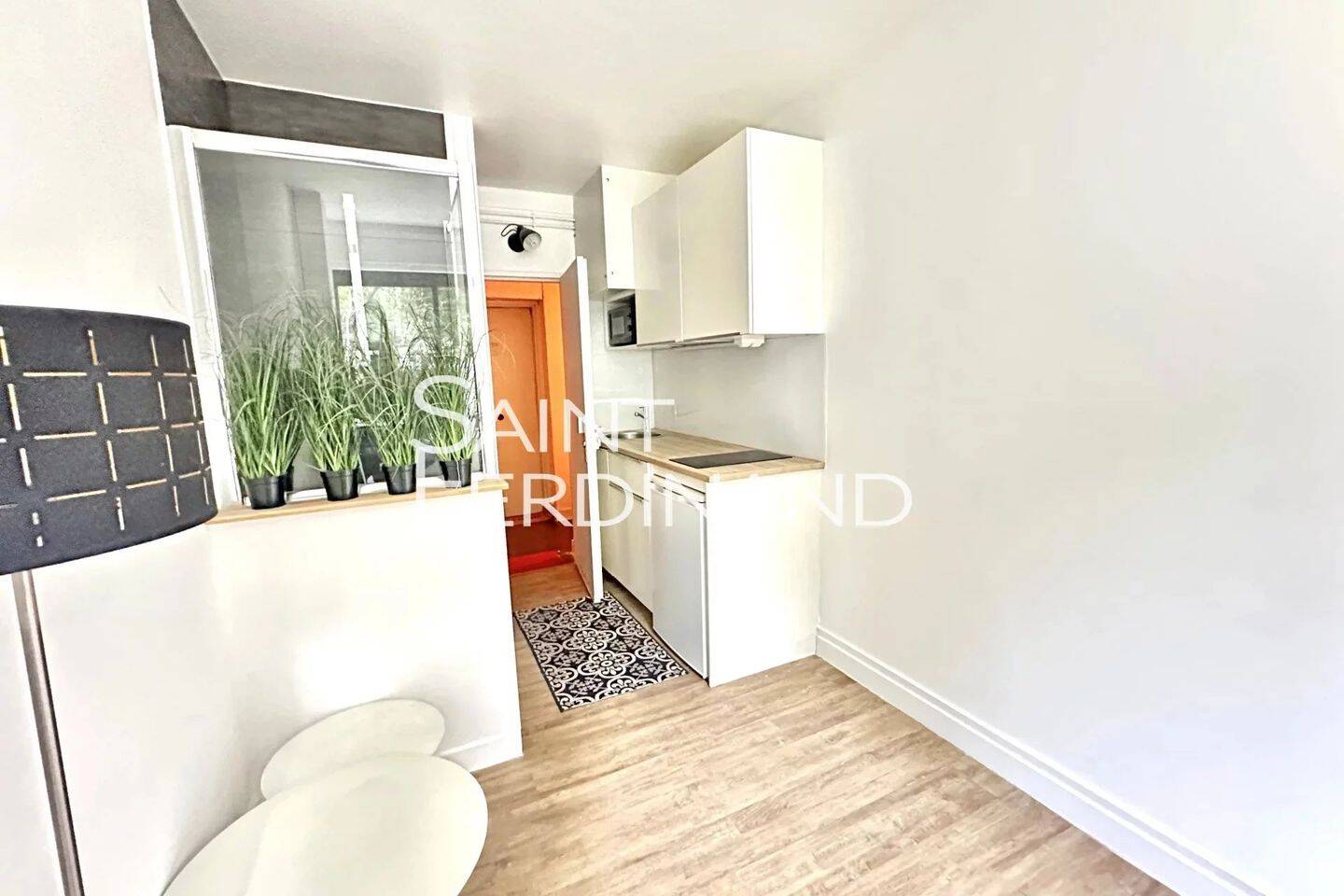Appartement 1 pièce 10 m² · à Neuilly-sur-Seine · 10,4 m² · 605 €/mois