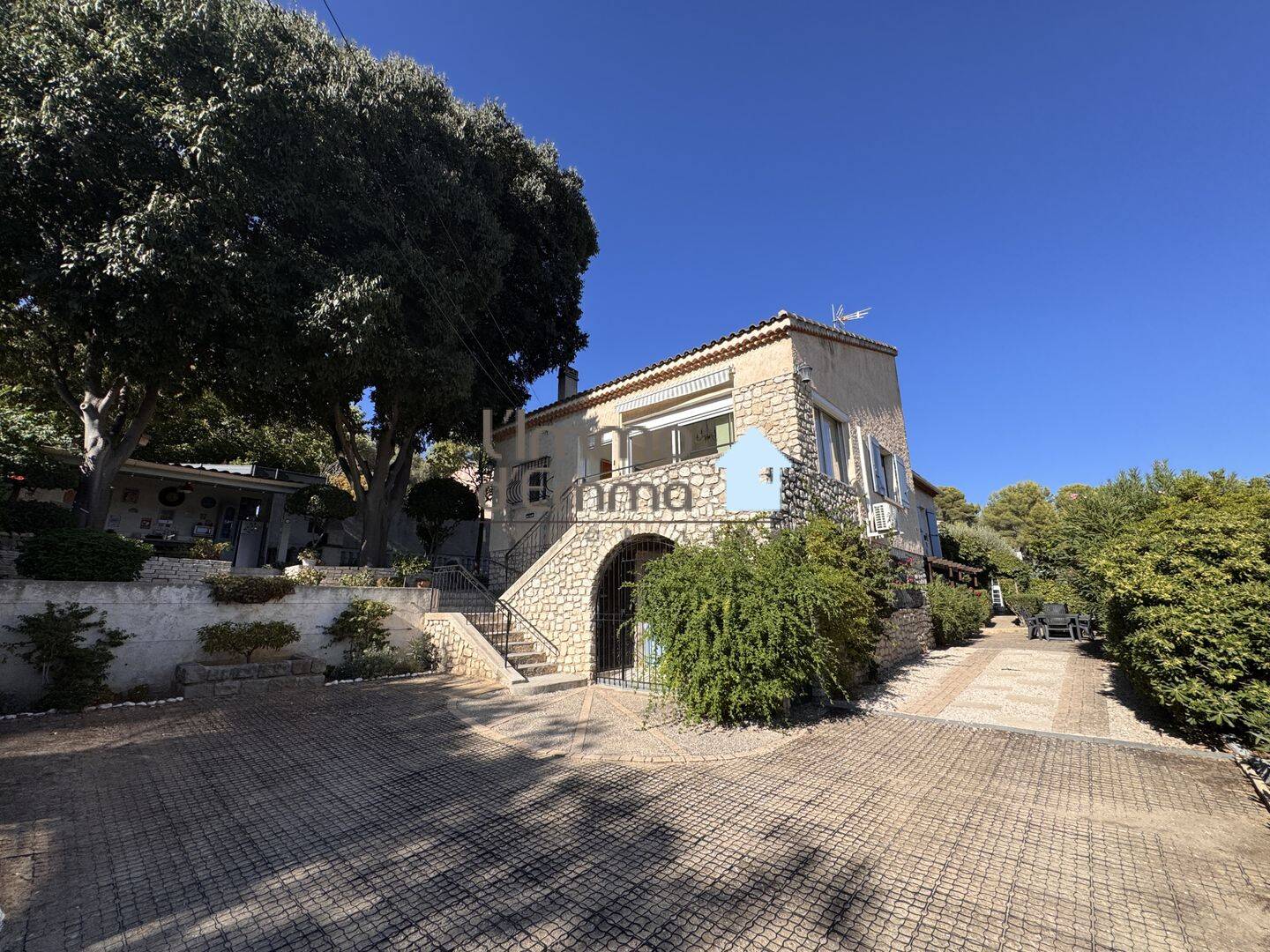 Maison 8 pièces 205 m² · à Marseille 13ème Arrondissement · 205 m² · 780 000 €