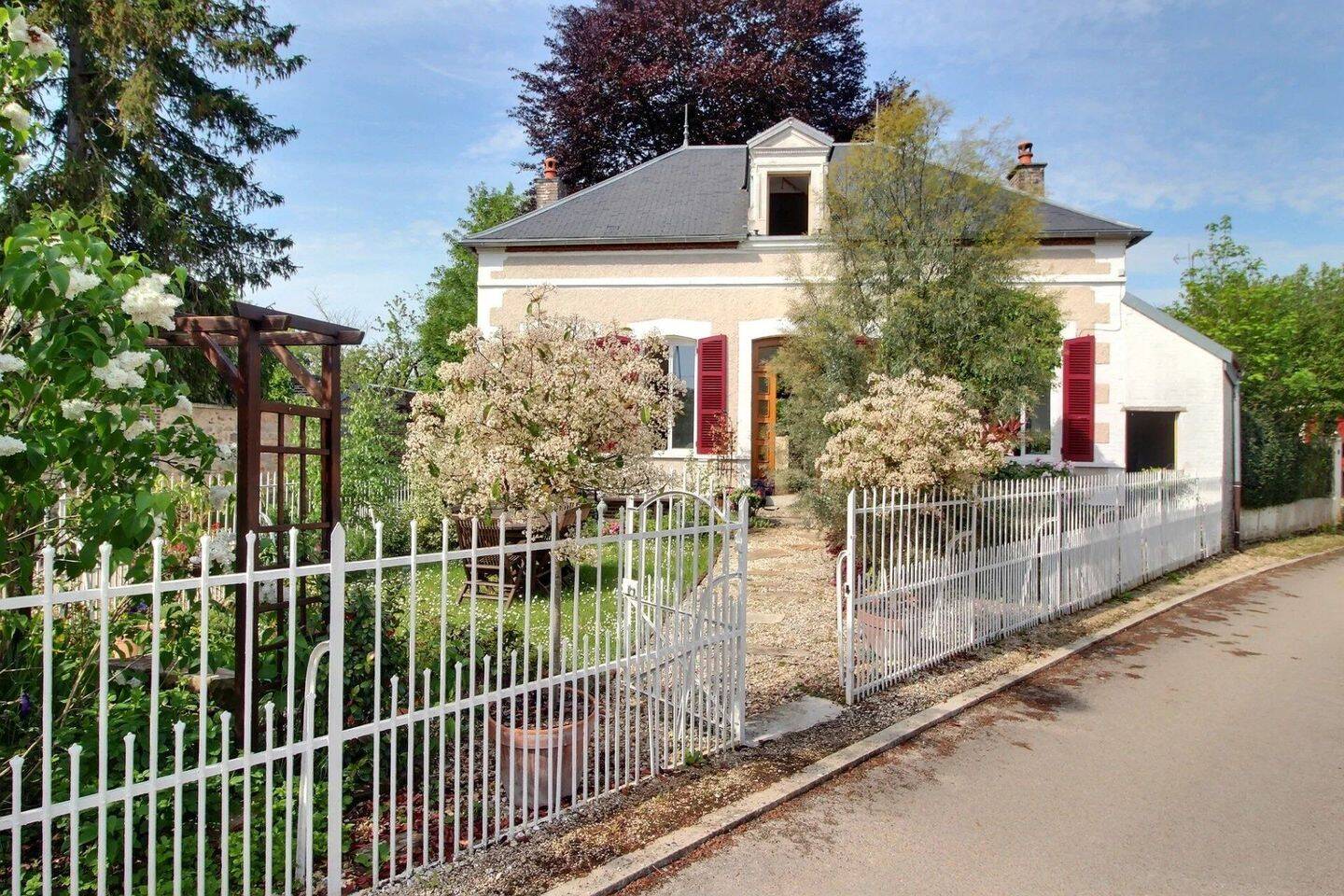 Maison 8 pièces 257 m² · à Aix-Villemaur-Pâlis · 257 m² · 155 000 €
