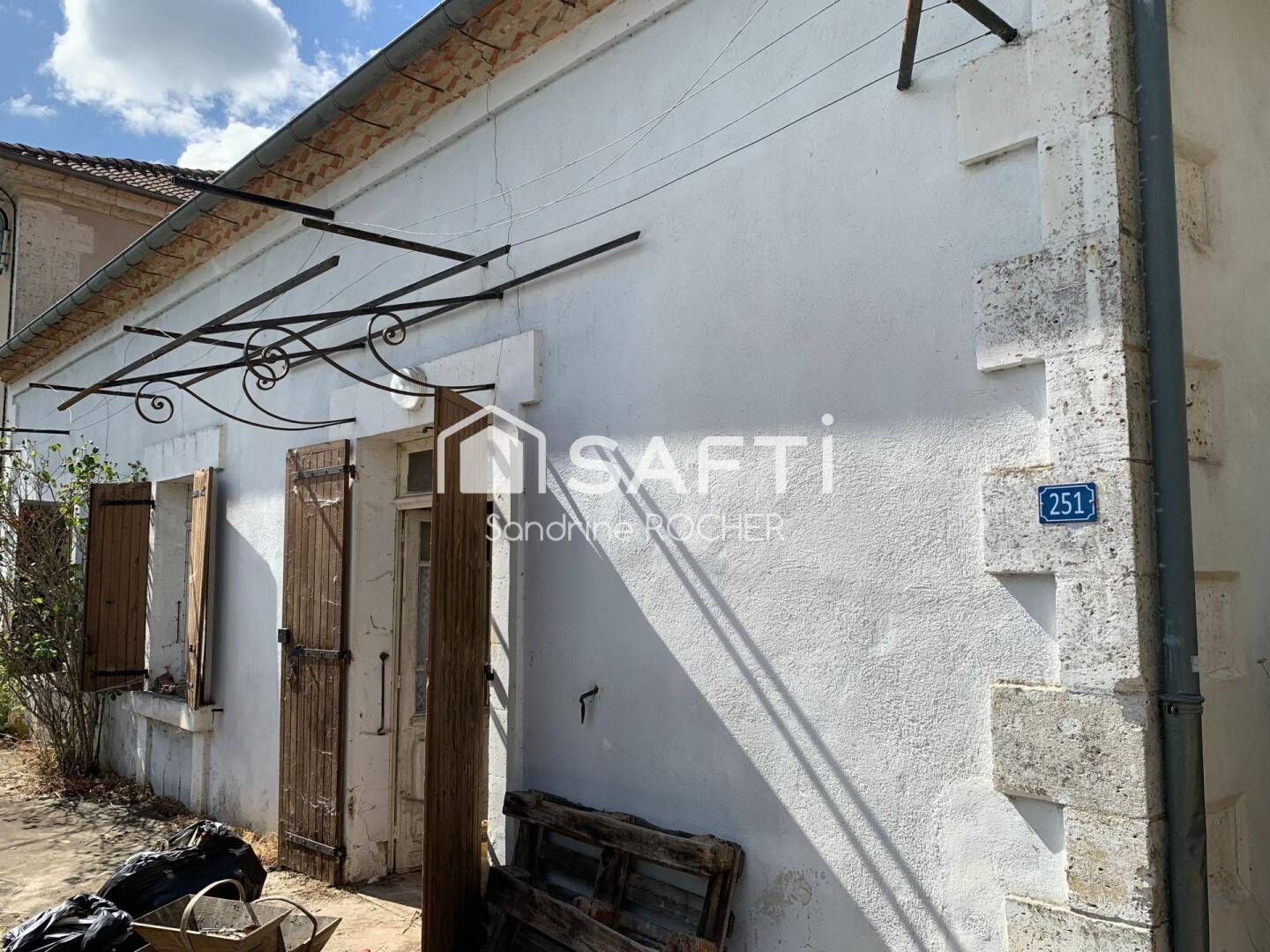 Maison 3 pièces 92 m² · à Rudeau-Ladosse · 92 m² · 39 000 €