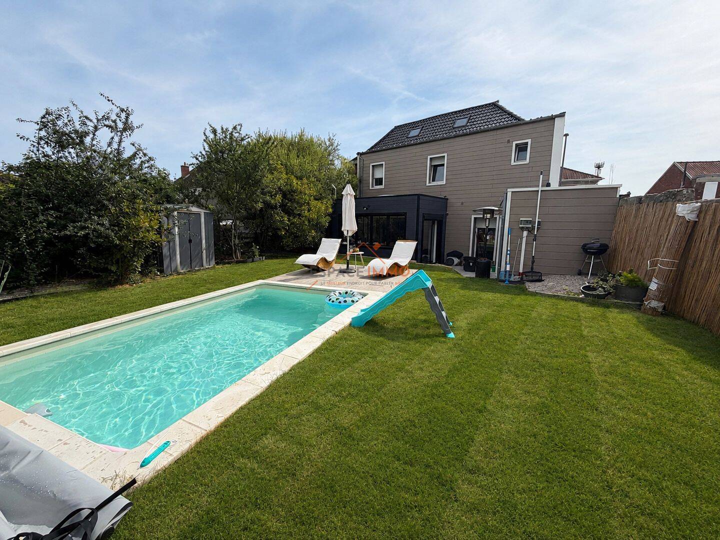 Maison 9 pièces 200 m² · à Wallers · 200 m² · 372 000 €