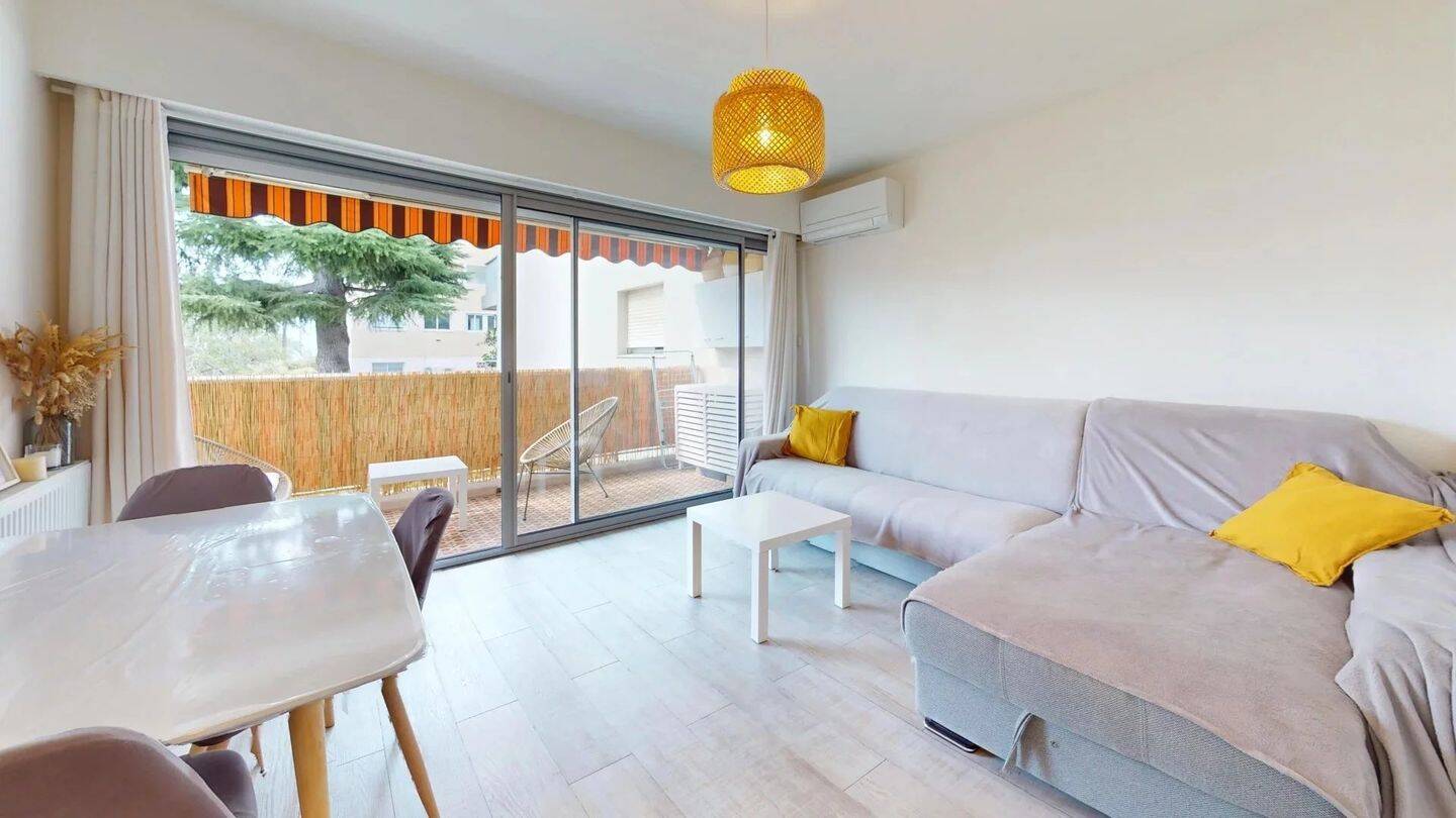 Appartement 2 pièces 35 m² · à Saint-Laurent-du-Var · 35 m² · 900 €/mois