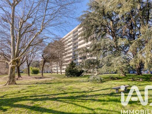 Appartement à vendre 105 000 € 2 pièces 1 chambre 46 m² Étage 1/9 Centre Échirolles 38130