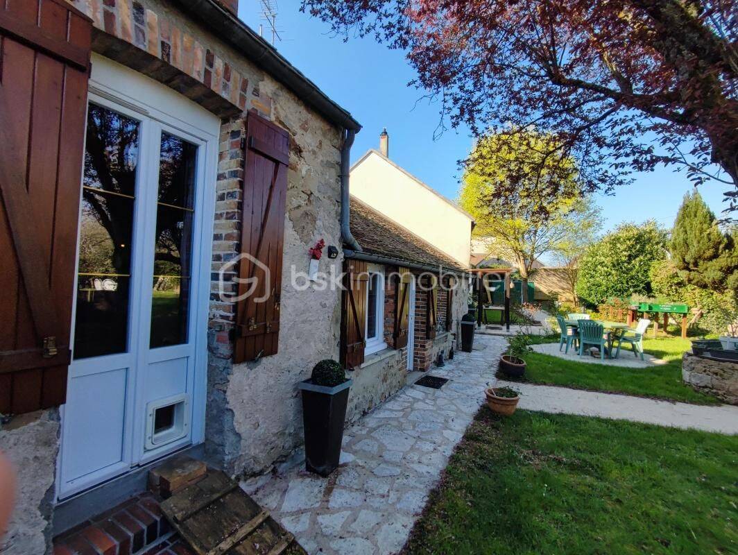 Maison 5 pièces 136 m² · à Chéroy · 136 m² · 199 500 €