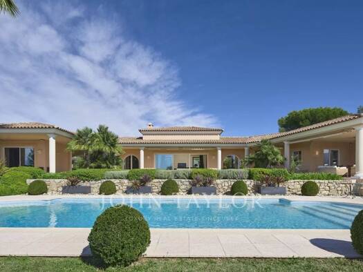 Maison de plain-pied à vendre 2 800 000 € 5 chambres 250 m² 3 628 m² de terrain Mantega Nice 06000